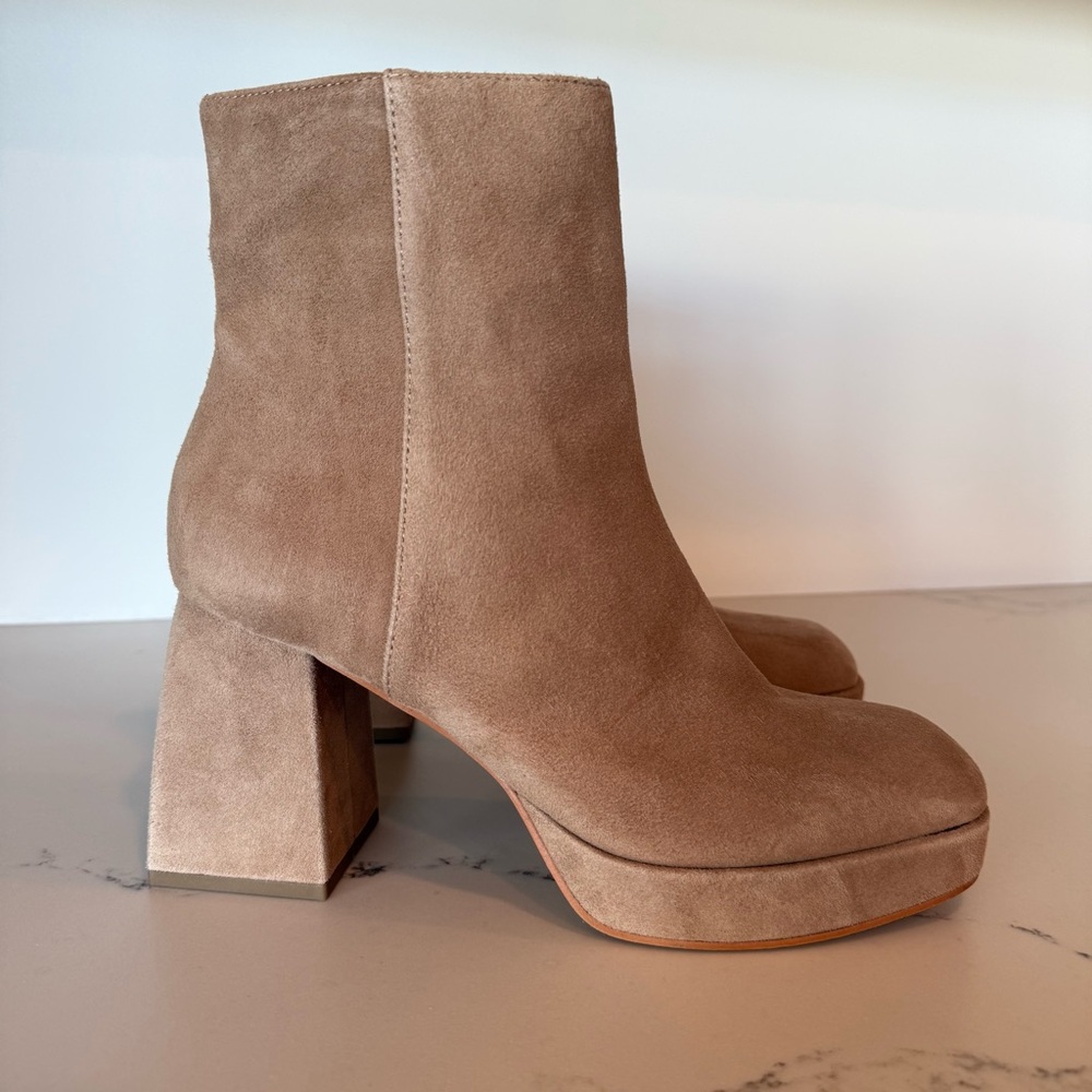 NEW! Dolce Vita Ulyses Tan Suede Ankle Boots, 10